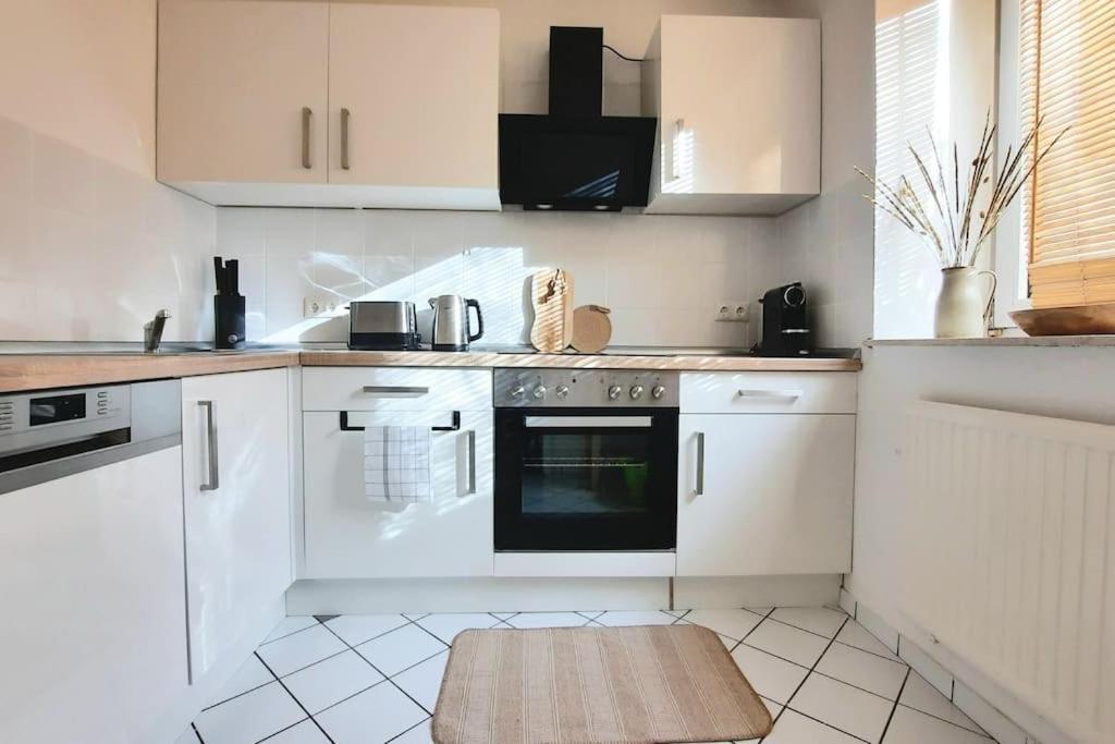 Stadt-Oase - Kostenlos Parken, Ruhig, Kliniken, Gop, Bali-Therme, Boxspringbett Bad Oeynhausen Bagian luar foto