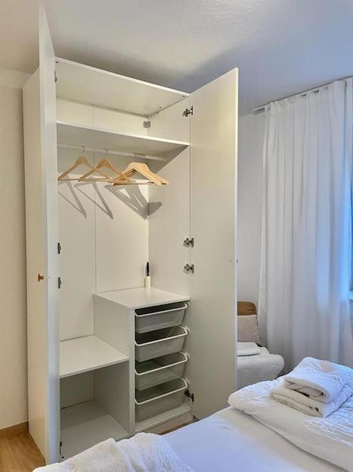 Stadt-Oase - Kostenlos Parken, Ruhig, Kliniken, Gop, Bali-Therme, Boxspringbett Bad Oeynhausen Bagian luar foto
